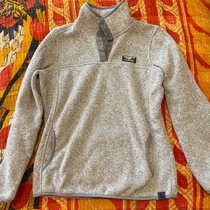 Like new L.L.Bean Sweater Fleece Pullover in Grey with quarter snap